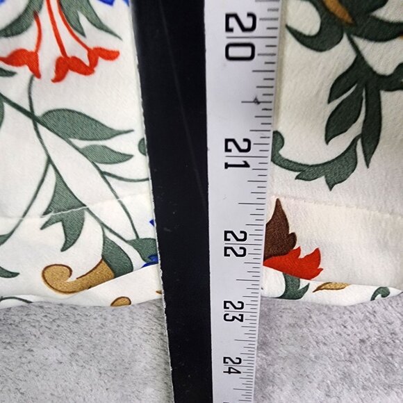 Womens Petite Cabernet Sleepwear Pajama Top Embroidered Floral Blue Trim Size PL - Picture 7 of 8